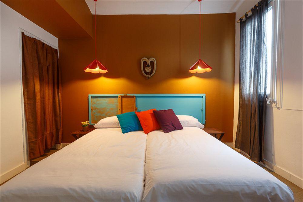 Hip Hostel Барселона Экстерьер фото